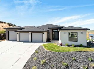2331 S Young Ct, Kennewick, WA