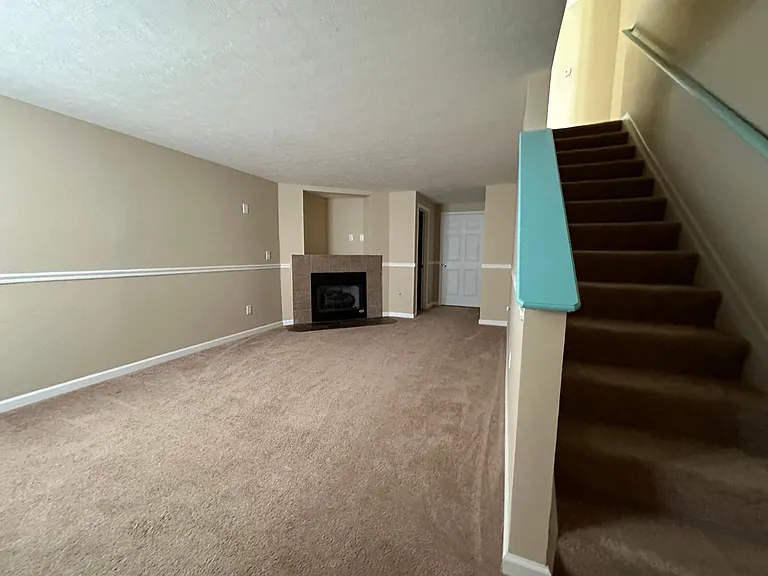 1020 Hartford Village Blvd — Photo 6