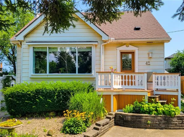 42 Lake Ave N, Hamilton, ON L8E 1L3