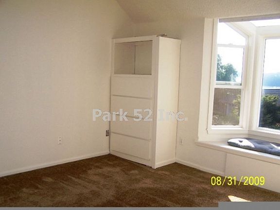 4th image of 4015 Soundview Dr W