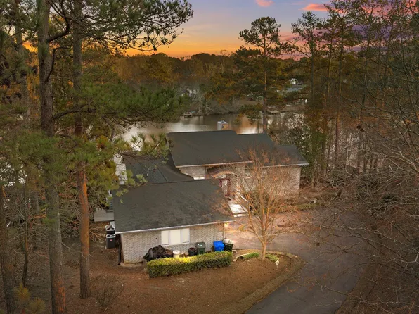 331 E Loch Haven Drive, Fayetteville, NC 28314