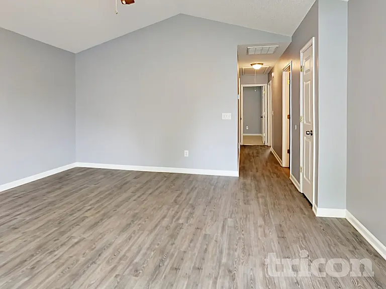 120 Oakbrook Village Rd — Photo 7