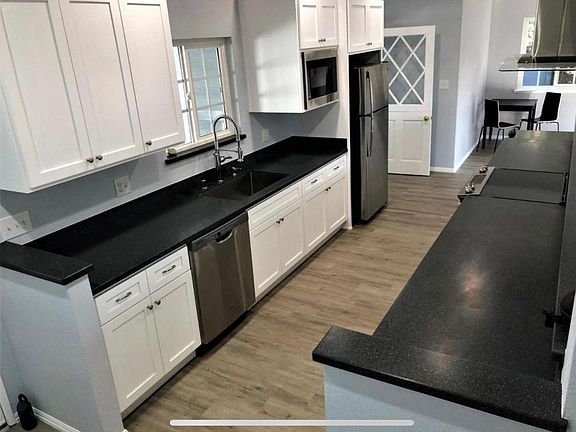 4th image of 8178 Lake Forest Dr