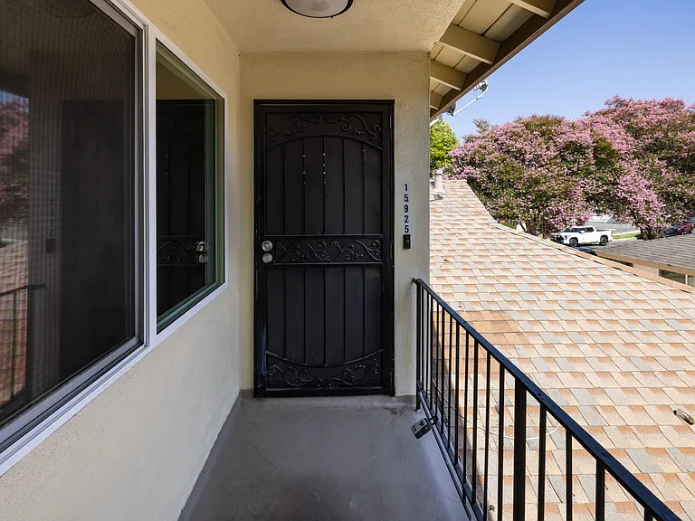 15925 S Myrtle Ave #15925 — Photo 9