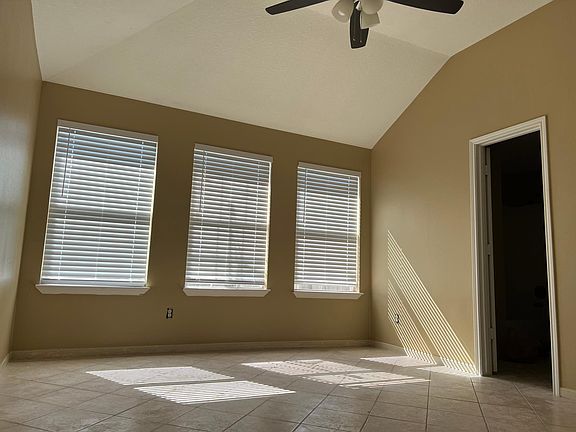 3rd image of 1218 Laurel Chase Trl
