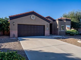 1924 E Cliff Swallow Trl, Green Valley, AZ 85614