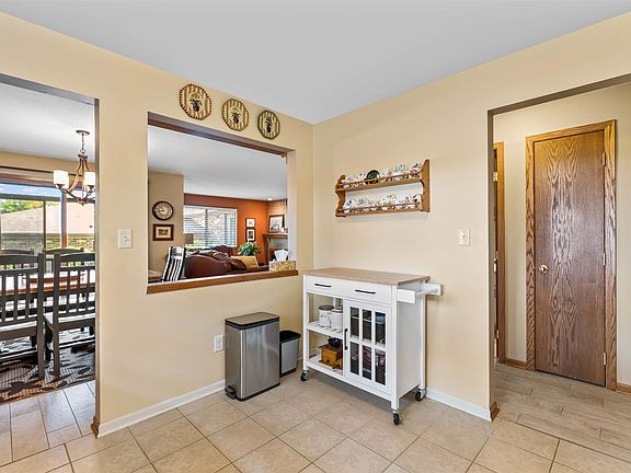 5th image of 3667 Grand Ave APT 2
