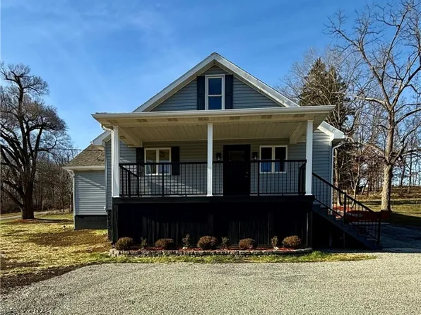 359 Hopwood Coolspring Rd N, Hopwood, PA 15445