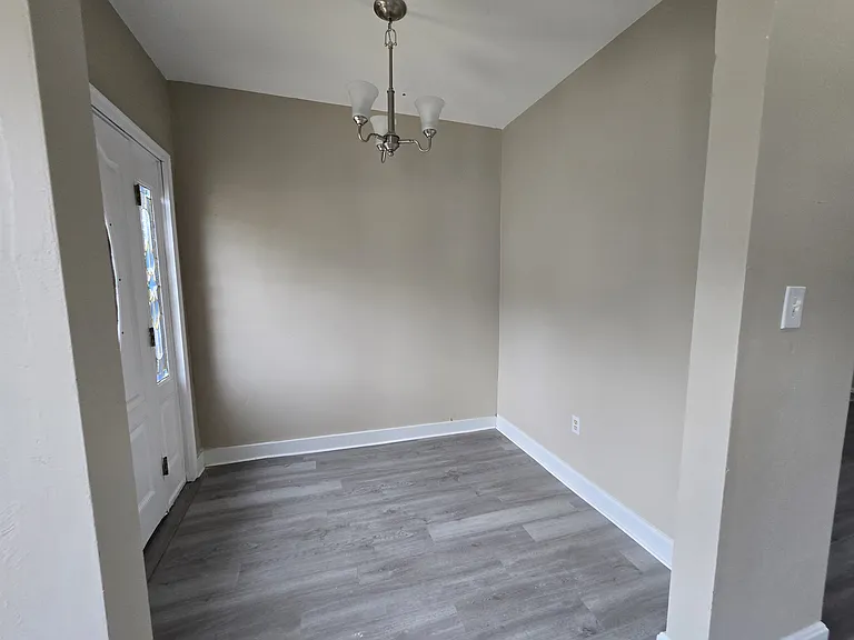735 Main St #1 — Photo 8