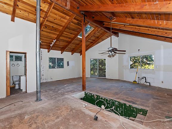 2nd image of 514 W Victoria Court