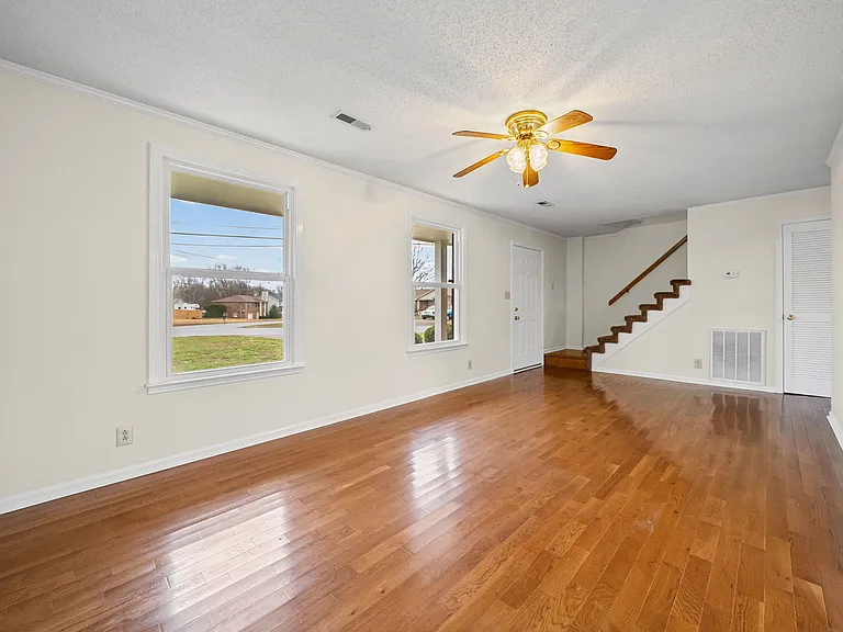 1128 Tobacco Rd — Photo 5