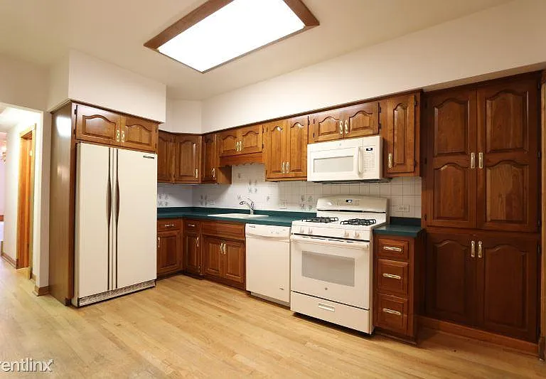 1257 W Flournoy St #2F — Photo 7