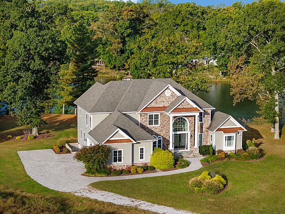 3rd image of 1576 Bay Head Rd