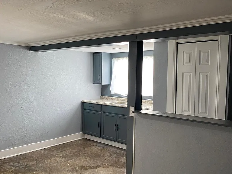 5610 S Main St — Photo 36