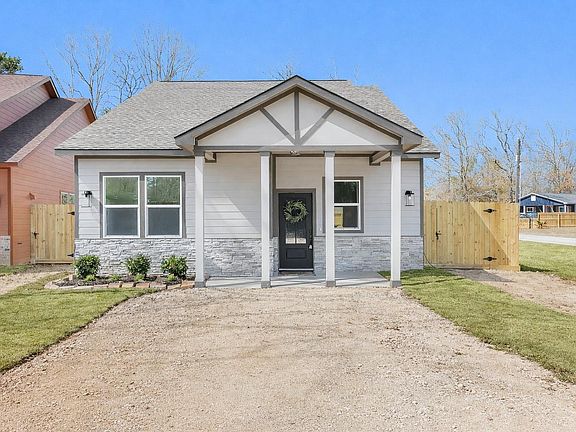4th image of 10 Canary Dr