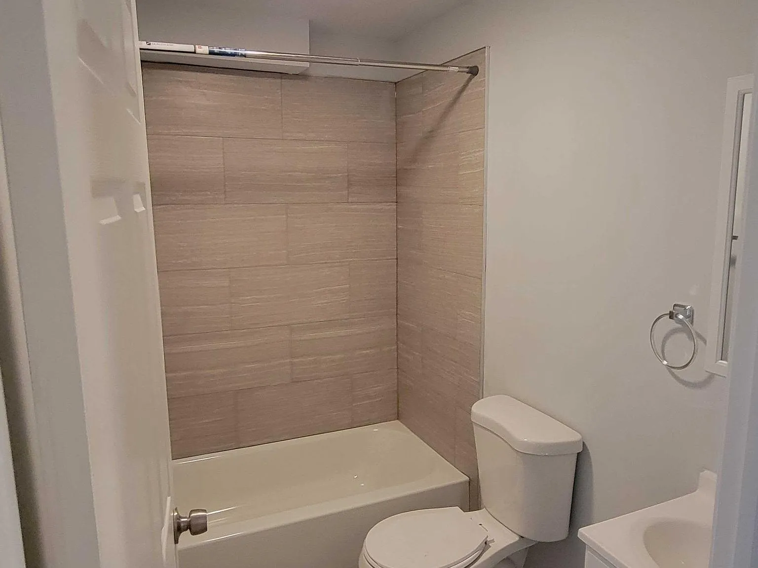4 bed, 1.5 bath, $1,575 — Photo 4