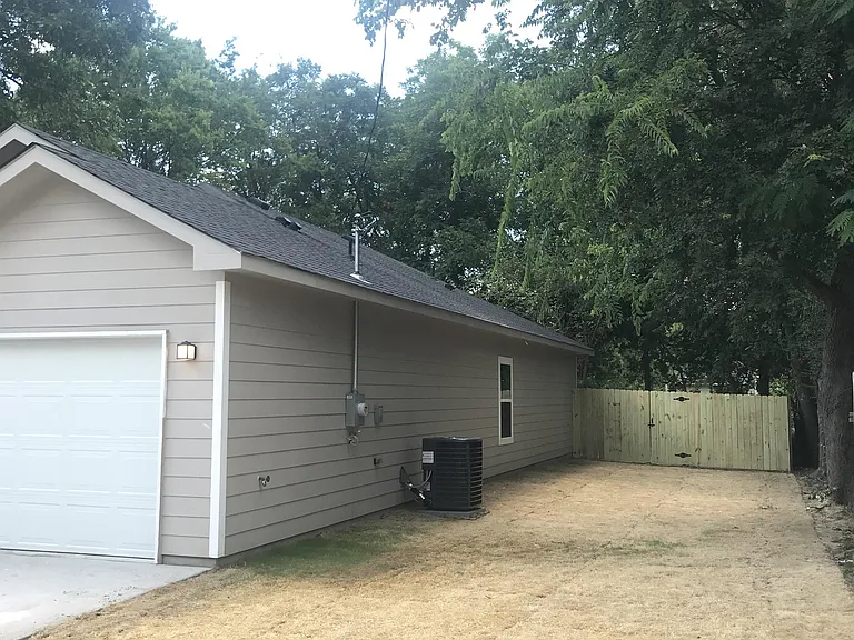 1719 Park St — Photo 23