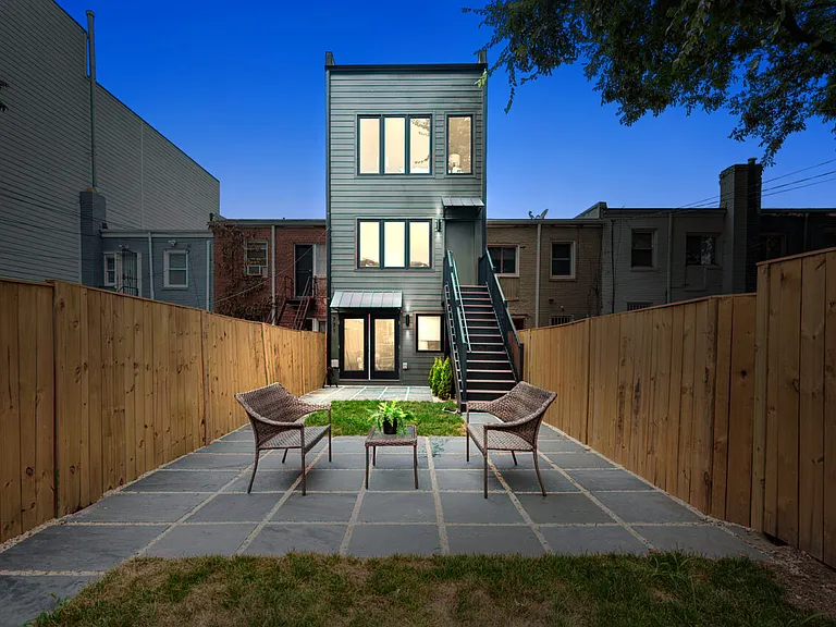771 18th St NE #B — Photo 35