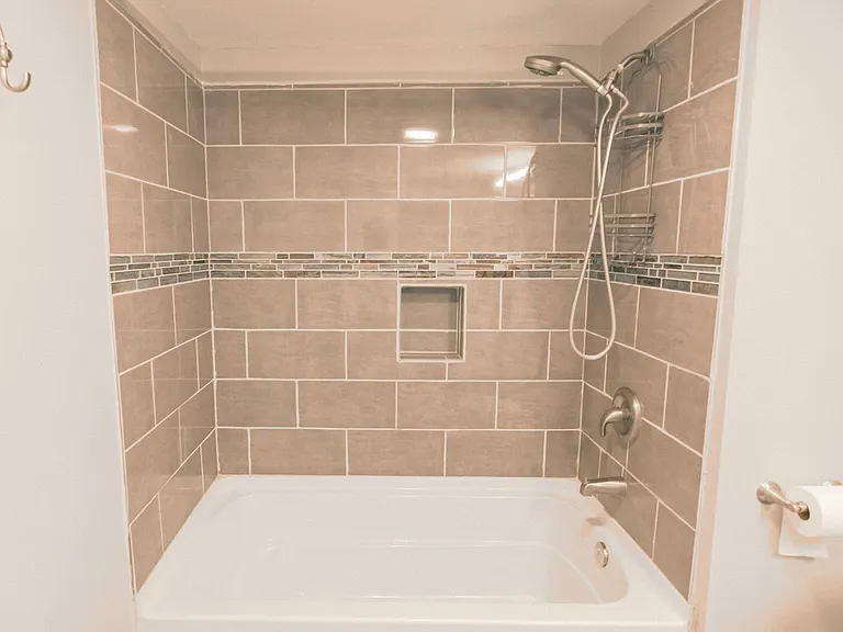 1002 N Aurora St — Photo 139