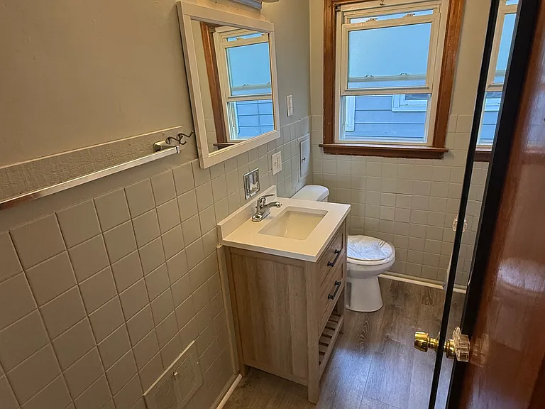 1726 Roosevelt Cir — Photo 12