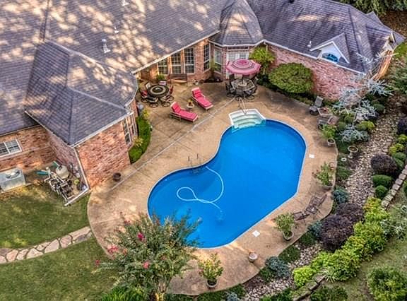 5th image of 1215 Woodland Creek Cir