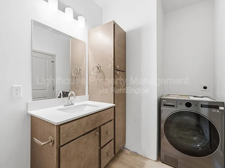 Riverbend Flats Apartments — Photo 23
