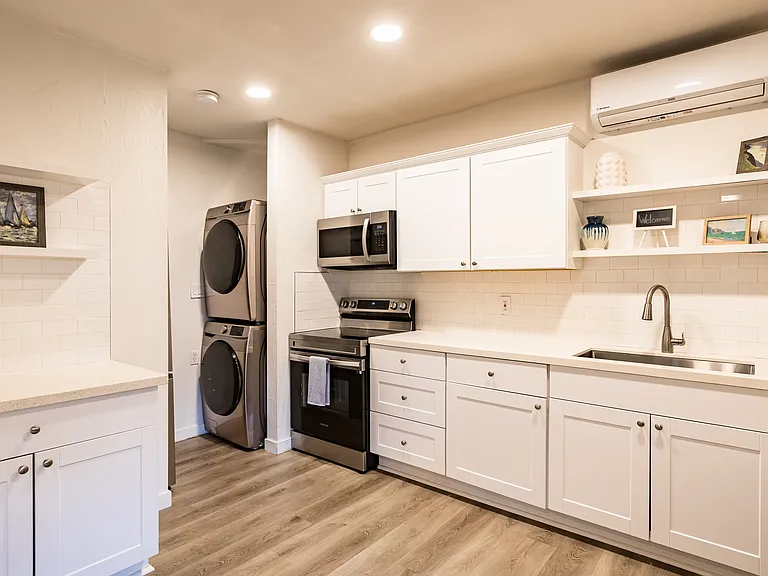 1078 Cosmo Ave — Photo 8