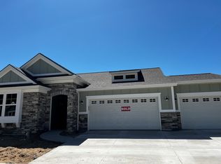 14950 Bethpage Dr, Spring Lake, MI 49456