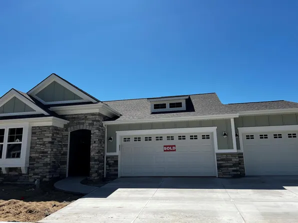 14950 Bethpage Dr, Spring Lake, MI 49456