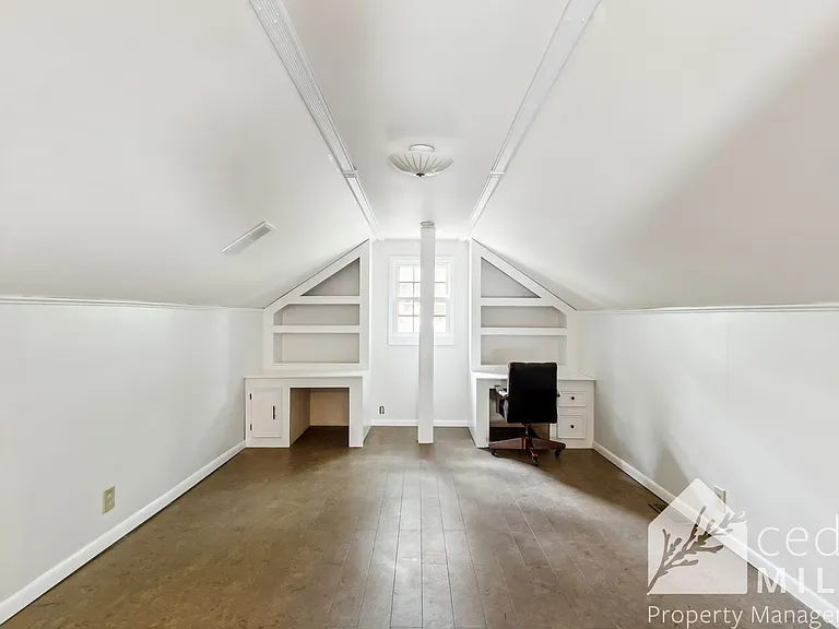 605 S Beverly Dr — Photo 10