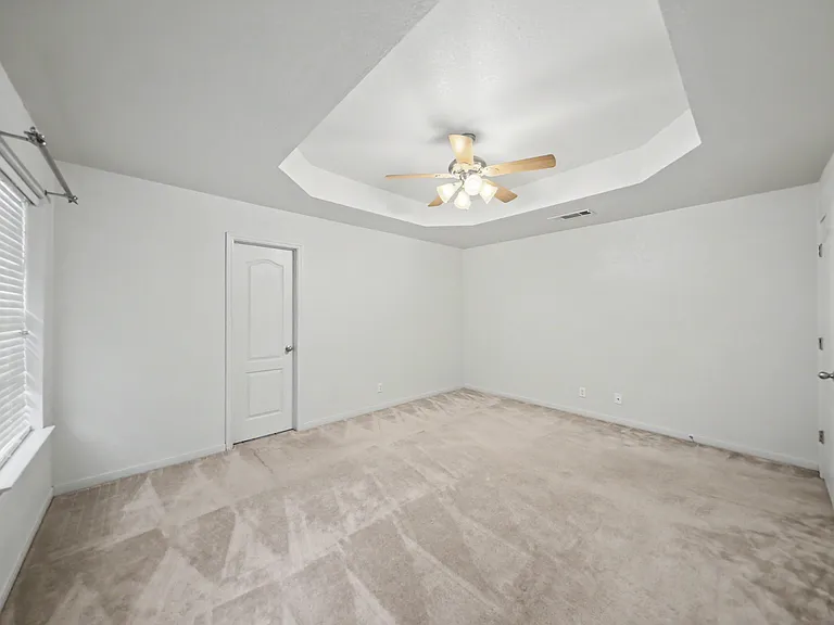 2806 Hydrangea Ave — Photo 13