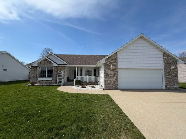 817 S Hanson Dr, Watseka, IL 60970