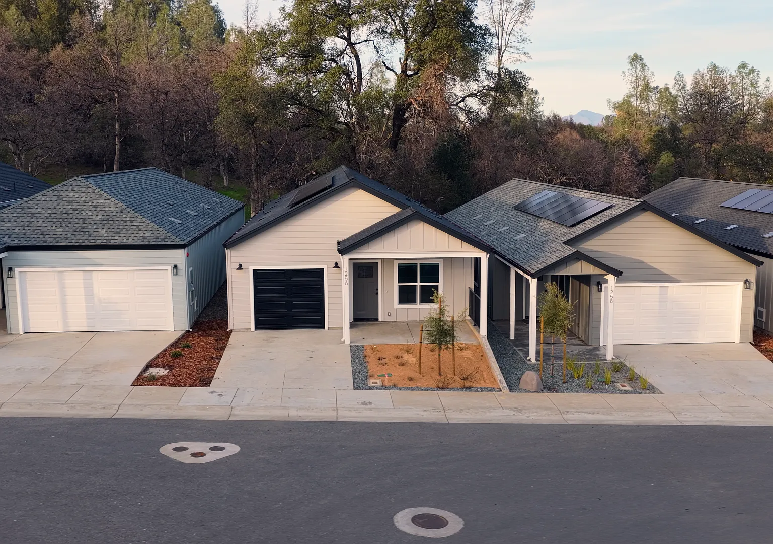 Alturas Oak Villas — Photo 1