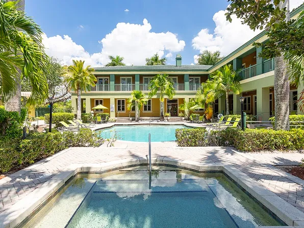 Club Mira Lago Apartments, 1060 Coral Ridge Dr #105-103, Pompano Beach, FL 33071