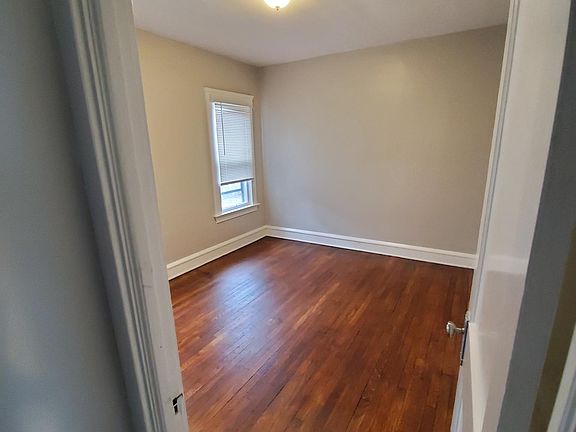 3rd image of 1239 W 115th St