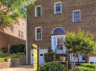 19 W Uhler Ave #A, Alexandria, VA 22301