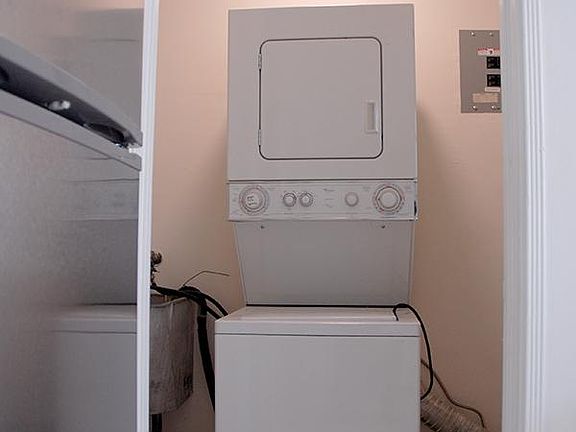Washer/Dryer in unit.