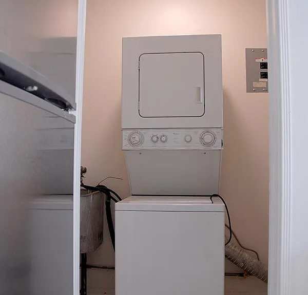 Washer/Dryer in unit.