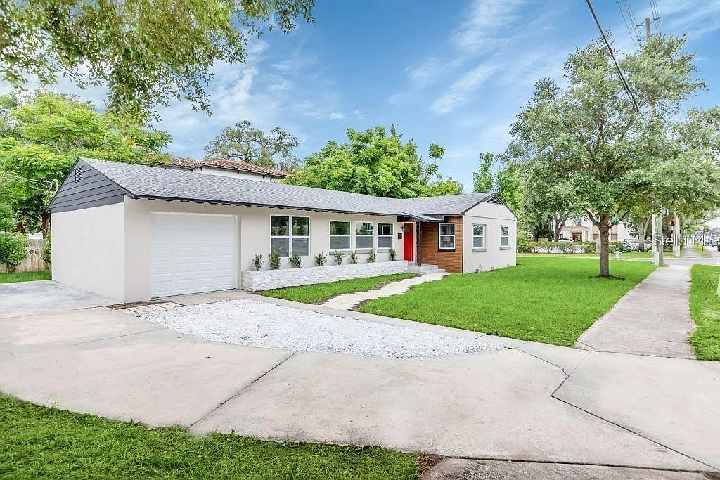 3 bed, 2.0 bath, 1641 sqft, $2,899 — Photo 2