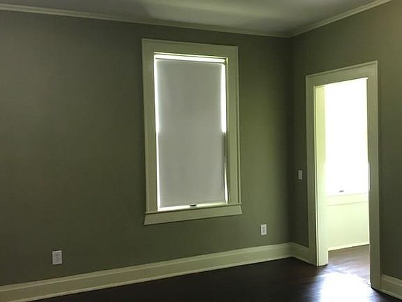 4th image of 2902 Broadway St