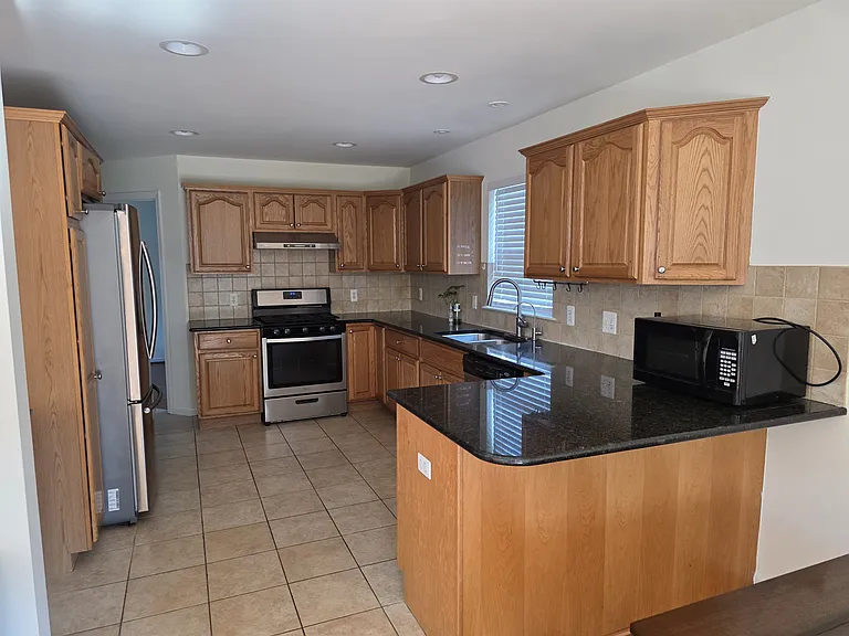 2103 Enterprise Dr — Photo 7