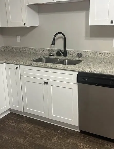 355 Evelyn Dr — Photo 2