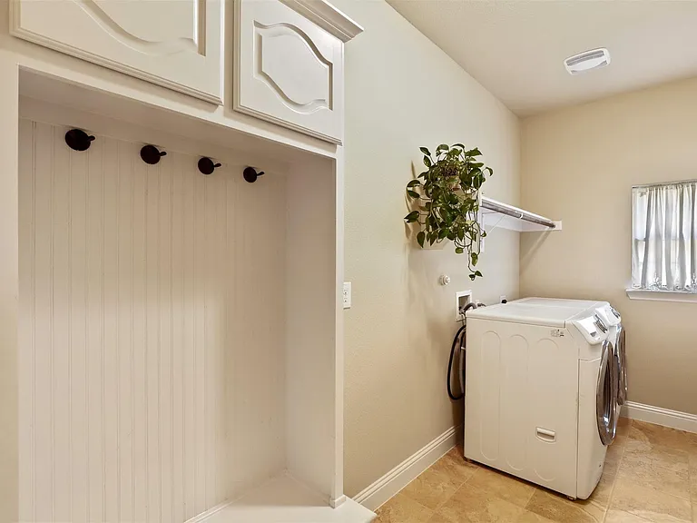 8110 Fenwick Ct — Photo 31