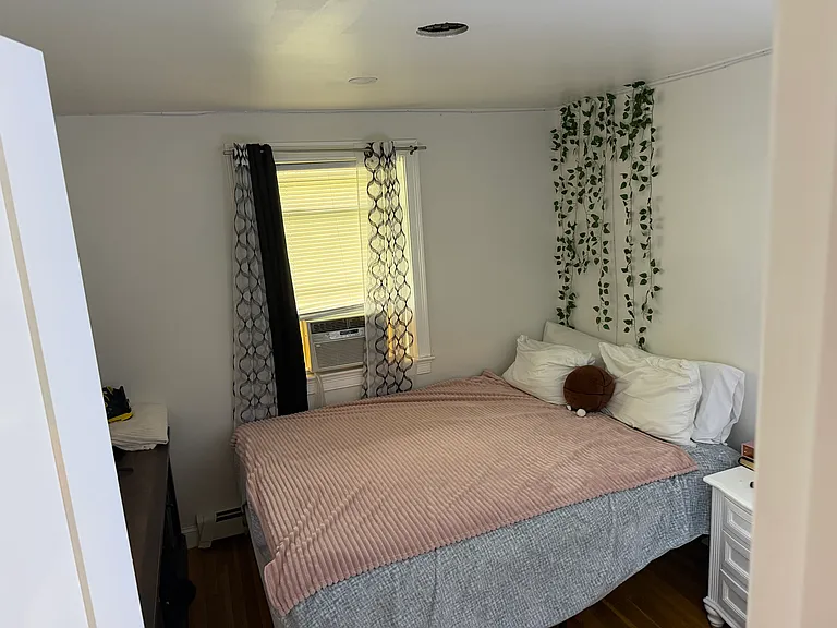 511 Pond St — Photo 5