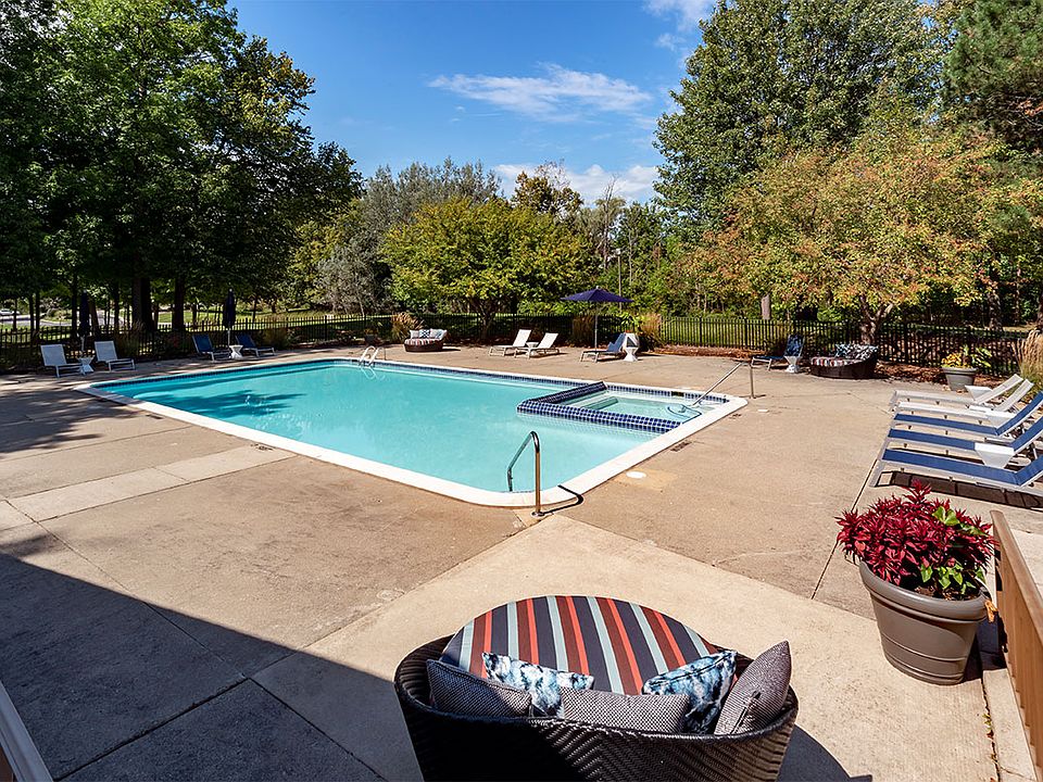 Ascent at Farmington Hills 30545 Crest Frst Farmington Hills, MI