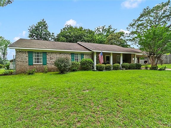 3rd image of 14433 White Oak Dr