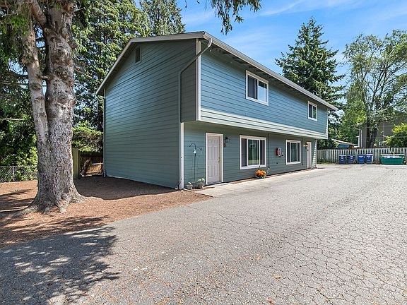 3rd image of 2083 Shuksan St #37
