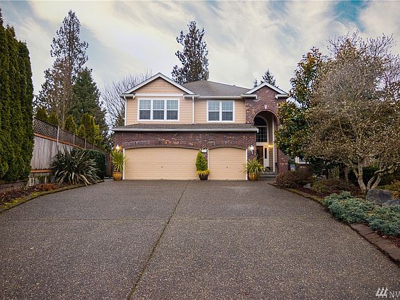 3rd image of 3015 Bonshaw Ct SE