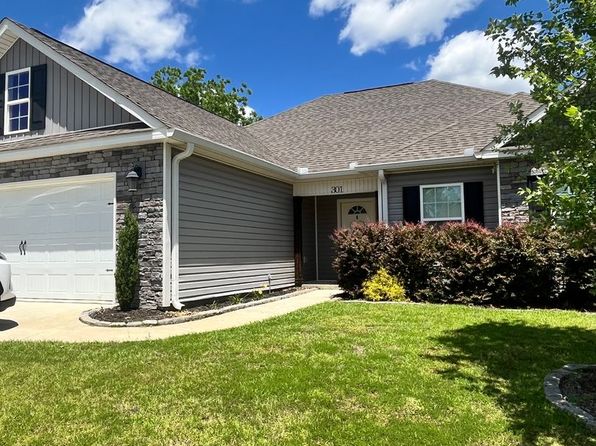 301 Gibson Cir, Kathleen, GA 31047