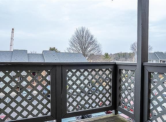2nd image of 827 Claytor Sq